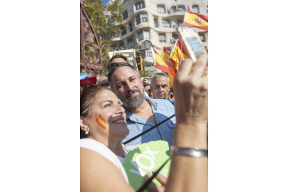 El líder de Vox, Santiago Abascal,en la manifestación de este domingo en Barcelona.  EFE / MARTA PÉREZ