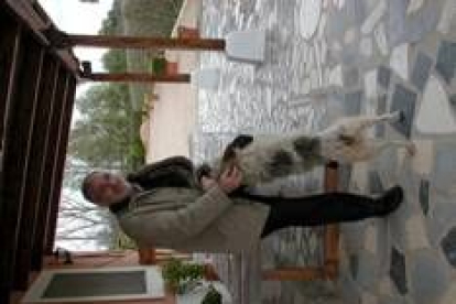 Pedro del Ferrero con el perro llamado «León»
