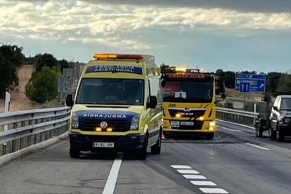 Hasta la zona se trasladó una ambulancia y tres dotaciones de la Policía Local de León
