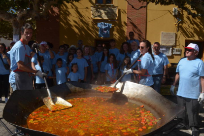 Feria del pimiento de Fresno de la Vega, en la jornada del domingo. J. NOTARIO