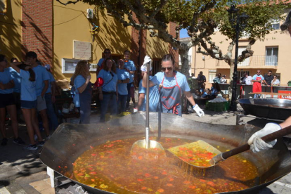 Feria del pimiento de Fresno de la Vega, en la jornada del domingo. J. NOTARIO