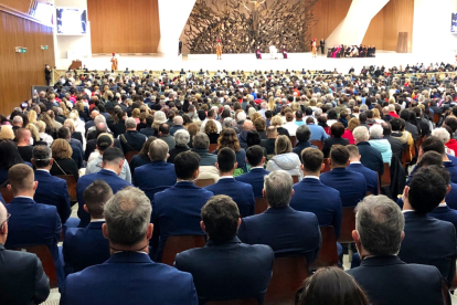 La delegación de la Ponferradina junto al resto de asistentes a la audiencia general del Papa. SDP