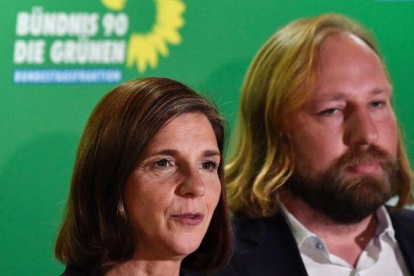 Katrin Goring-Eckart (izquierda) junto al también dirigente de Los Verdes alemanes Anton Hofreiter.