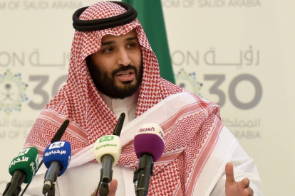 El principe heredero de Arabia Saudí, Mohamed bin Salmán, durante la presentación del programa de reformas económicas.