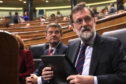Mariano Rajoy, junto a Rafael Catalá, en el Congreso.