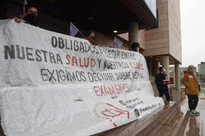 La protesta en el Campus de Vegazana. JESÚS F. SALVADORES