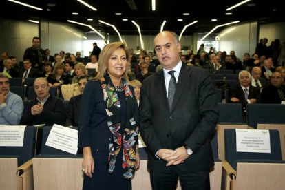 El presidente de la FRMP, Miguel Ángel García Nieto, y la presidenta de la Comisión Interna del Pacto Territorial de la institución, Rosa Valdeón,