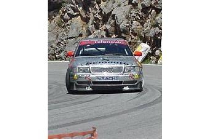 Roberto Méndez en su Audi A4 ST en una prueba de esta temporada