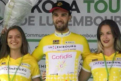Jesús Herrada, en el podio del Tour de Luxemburgo.