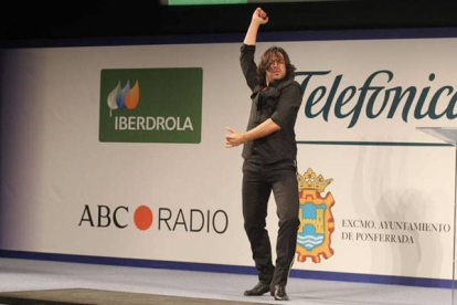 Rafael Amargo cerró la gala en el Bergidum con un baile flamenco . l. de la mata/Ana F. Barredo