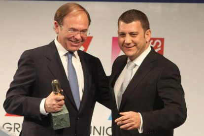 García-Escuredo recibió el premio de Riesco. LDM/Barredo