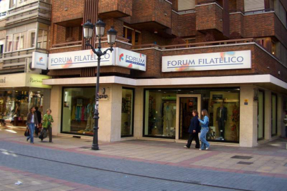 Sede leonesa de Forum Filatélico, en la calle Burgo Nuevo.