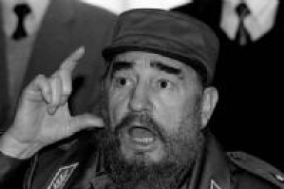 Uno de los dictadores más longevos, el cubano Fidel Castro, ha dejado oficialmente la presidencia del país caribeño tras 50 años en el poder.