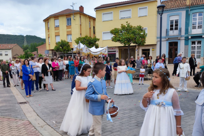 La Robla celebra su  Corpus Christi. DL