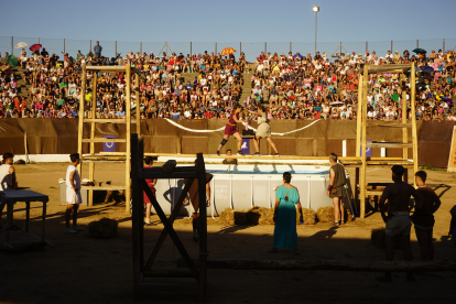 Astorga se viste de togas y pieles para celebrar su tercer día de astures y romanos. JONATHAN NOTARIO