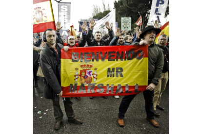 Trabajadores de Iberia frente al Ministerio de Fomento.