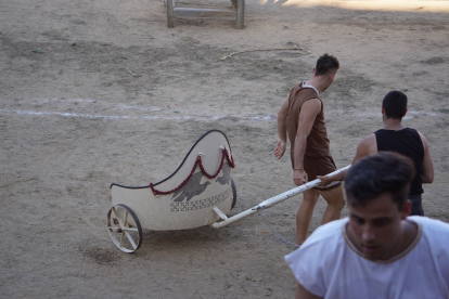 Astorga se viste de togas y pieles para celebrar su tercer día de astures y romanos. JONATHAN NOTARIO