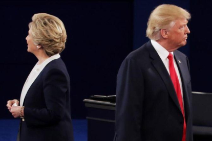 Clinton y Trump, en el segundo debate.