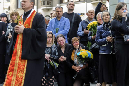 Imagen de uno de los funerales de un soldado ucraniano en Lviv. MYKOLA TYS