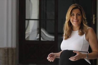 La presidenta de la Junta de Andalucía, Susana Díaz, en los pasillos del palacio de San Telmo, antes de dar a luz a su hijo.
