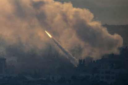 El lanzamiento de misiles por parte de Hamás y la incursión terrestre y aérea en Israel ha desatado una guerra sin precedentes en oriente medio. EFE