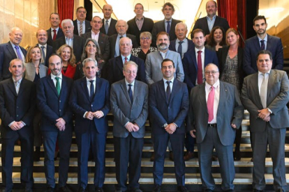 Foto de familia de la reunión del Consejo Superior de Ingenieros de Minas. JAVIER CASARES