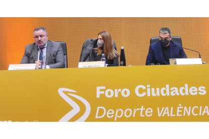 Eduardo Morán durante su intervención en el Foro de Ciudades del Deporte que se celebra en Valencia. DL