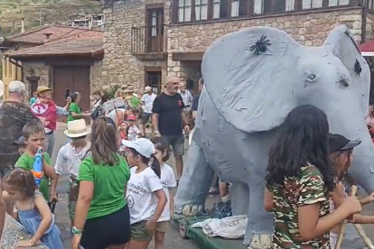 La leyenda continúa viva entre los vecinos de Orzonaga, que  tras una larga y compleja búsqueda por el monte, dieron con el paradero del animal. DL