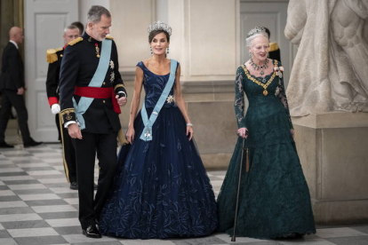 El rey Felipe, la reina Letizia y la reina Margarita de Dinamarca. MADS CLAUS RASMUSSEN