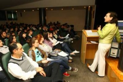 Más de 300 alumnos asistieron a la jornada de puertas abiertas organizada en el campus del Bierzo