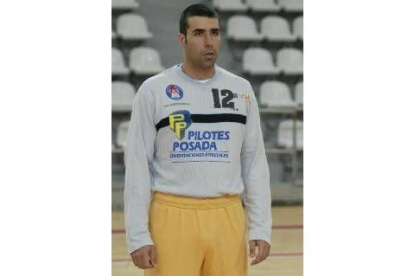 Rogelio, en la presentación oficial del Academia Octavio-Pilotes Posada
