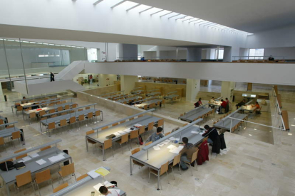 La biblioteca del campus de la ULE en Ponferrada, en una imagen de archivo.