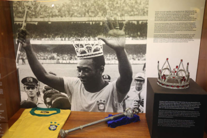 Pelé será despedido con honores por parte de una Brasil emocionada por la muerte de su héroe. DIONIZIO