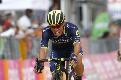 La cara de rabia de Caleb Ewan tras ganar el esprint del Giro.