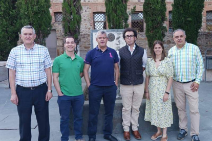 Foto de los miembros del Pleno de la IGP Cecina de León. DL
