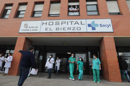 En el Bierzo se está muy pendiente de la incorporación al Hospital de los servicios de Radioterapia para evitar desplazamientos. L. DE LA MATA