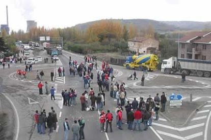 La Magdalena y La Robla fueron otros de los puntos decisivos en la primera jornada de huelga. Los mineros cortaron en esos puntos la comunicación por carretera con Asturias.