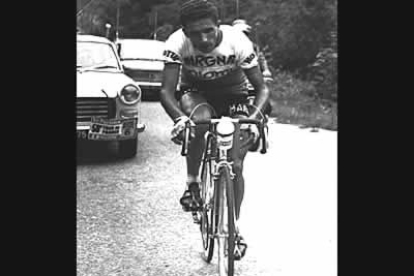 Federico Bahamontes fue el primer español que se adjudicó la ronda gala. Fue en 1959, después de vencer en la etapa de Puy de Dome.