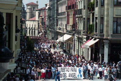 Las calles de León, llenas de gente.