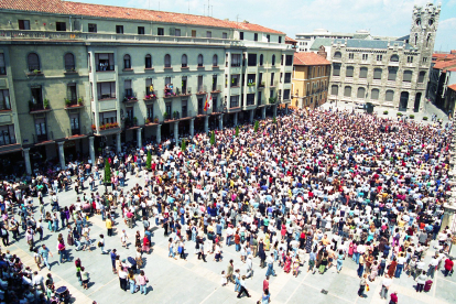 Una multitud se echó esos días a las calles de León.