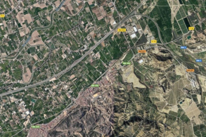 Imagen aérea de la zona en la que han sido hallados tanto el cuerpo como el coche calcinado.