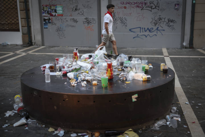 Segundo encierro de los sanfermines 2023. ELOY ALONSO / J. P. URDIOZ / VILLAR LÓPEZ / JESÚS DIGES