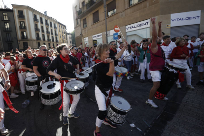 Segundo encierro de los sanfermines 2023. ELOY ALONSO / J. P. URDIOZ / VILLAR LÓPEZ / JESÚS DIGES