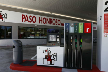 Imagen de una estación de servicio de Paso Honroso.