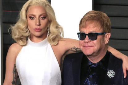 Lady Gaga y Elton John, en la fiesta de 'Vanity Fair' organizada tras la gala de los Oscar, este 28 de febrero.