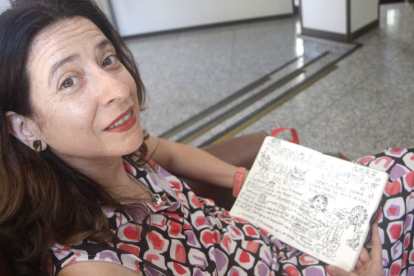La escritora Ana Merino, en la Semana Negra de Gijón, donde ha presentando ‘Amigo’. JUAN GONZÁLEZ