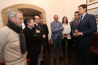 Ibáñez se reunió con todos los grupos del Ayuntamiento.