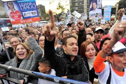 Un mitín del partido Centro Democrático en Bogotá para las elecciones legislativas.