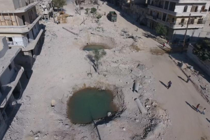 Cráteres dejados por las bombas rusas en Alepo.
