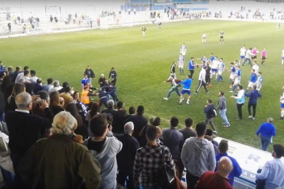 La agresión de los ultras del Xerez a los jugadores del Écija.